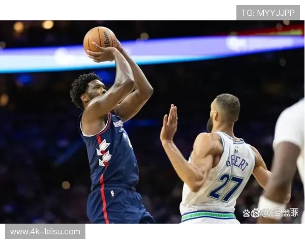 76人快船对决，恩比德内线优势与快船外线回应